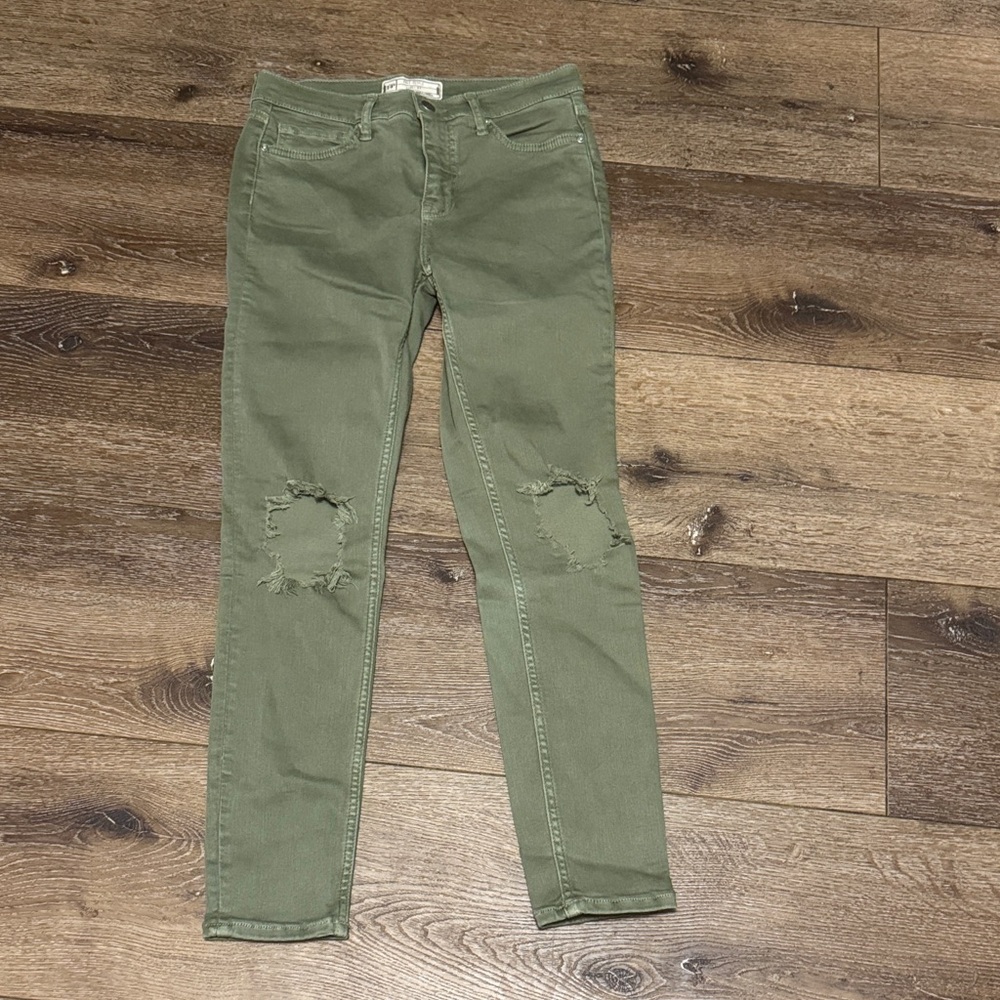 Free People green‎ distressed skinny jeans 27